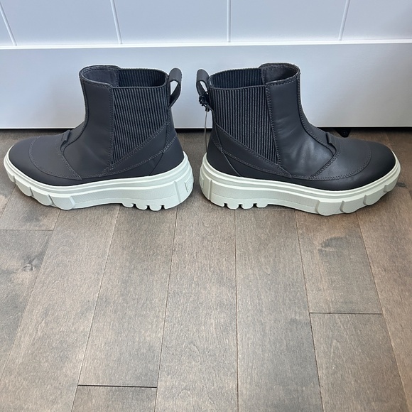 Sorel Womens Caribou X Chelsea Boot - Picture 5 of 12